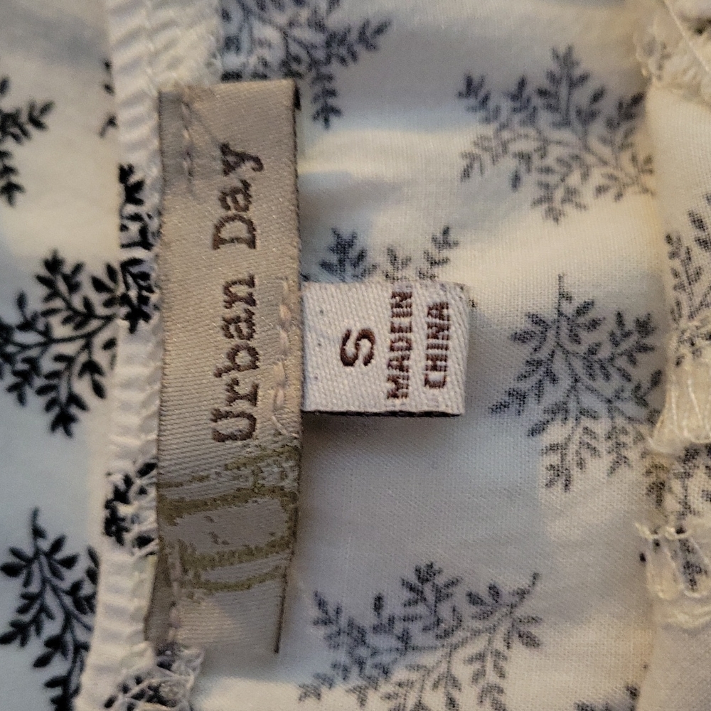 Cute! Tank Top Size Small - Picture 9 of 9